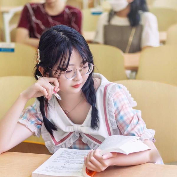教室小镜头怎么拍_教室小镜头拍摄技巧-第1张图片-星辰妙记 教室小镜头怎么拍_教室小镜头拍摄技巧-第1张图片-星辰妙记