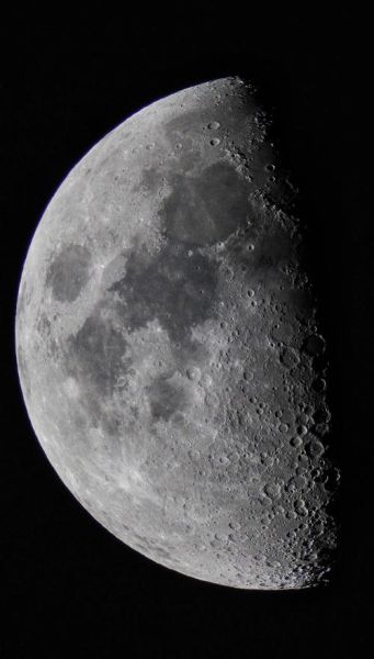 300mm镜头拍月亮清晰吗_300mm镜头拍月亮参数设置-第1张图片-星辰妙记 300mm镜头拍月亮清晰吗_300mm镜头拍月亮参数设置-第1张图片-星辰妙记