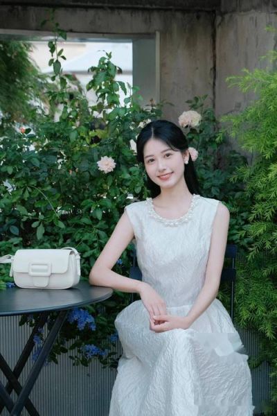 大学校花是怎么评选的_成为校花的标准有哪些-第1张图片-星辰妙记 大学校花是怎么评选的_成为校花的标准有哪些-第1张图片-星辰妙记