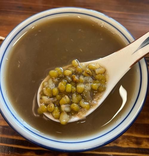 孕妇可以吃绿豆糖水吗_孕期喝绿豆糖水注意事项-第2张图片-星辰妙记 孕妇可以吃绿豆糖水吗_孕期喝绿豆糖水注意事项-第2张图片-星辰妙记