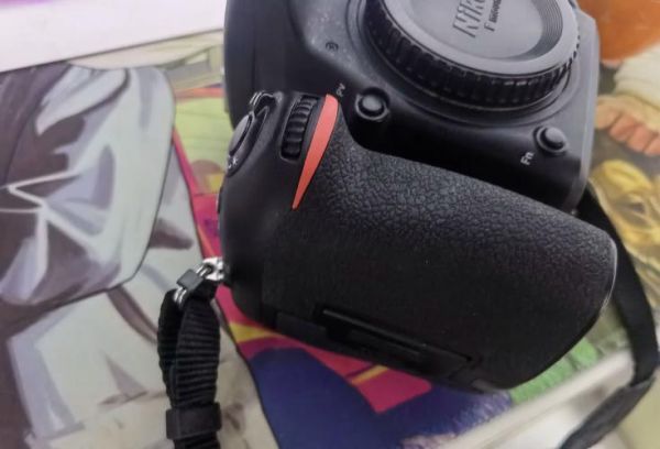 尼康镜头胶皮脱落怎么办_尼康镜头胶皮更换教程-第2张图片-星辰妙记 尼康镜头胶皮脱落怎么办_尼康镜头胶皮更换教程-第2张图片-星辰妙记