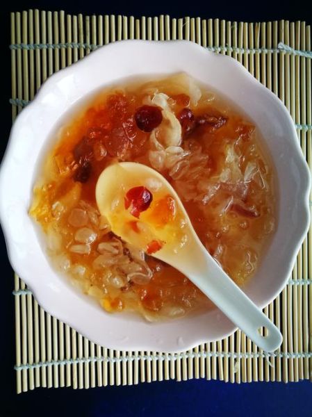 孕妇可以吃桃胶银耳吗_桃胶银耳对胎儿有影响吗-第1张图片-星辰妙记 孕妇可以吃桃胶银耳吗_桃胶银耳对胎儿有影响吗-第1张图片-星辰妙记