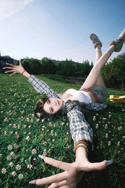 如何用手机拍出高清人像_镜头里的自己怎么拍才好看-第1张图片-星辰妙记 如何用手机拍出高清人像_镜头里的自己怎么拍才好看-第1张图片-星辰妙记