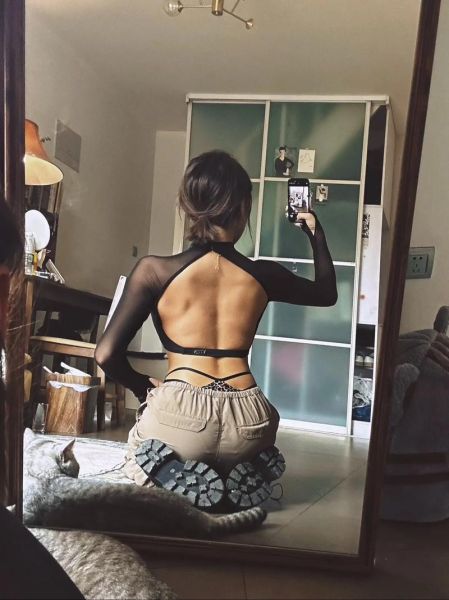 镜头切屁股是什么意思_镜头切屁股怎么拍-第1张图片-星辰妙记 镜头切屁股是什么意思_镜头切屁股怎么拍-第1张图片-星辰妙记