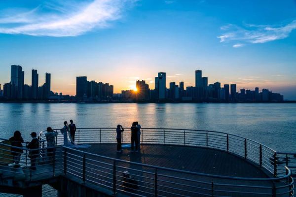 广角镜头好吗_适合拍什么场景-第1张图片-星辰妙记 广角镜头好吗_适合拍什么场景-第1张图片-星辰妙记