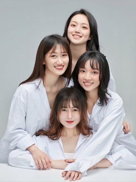 拍集体照用什么镜头_集体照镜头怎么选-第1张图片-星辰妙记 拍集体照用什么镜头_集体照镜头怎么选-第1张图片-星辰妙记