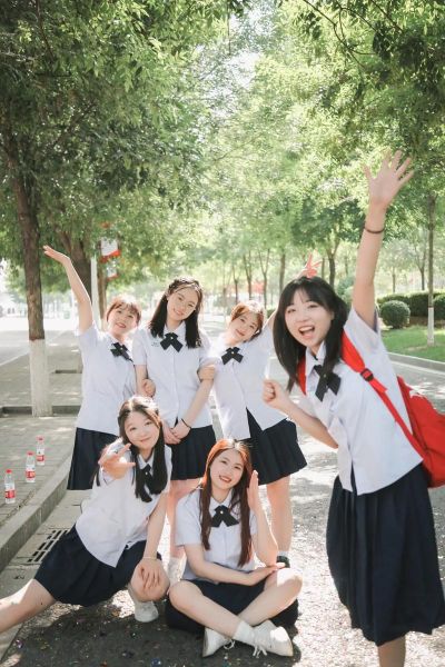 拍毕业照用什么镜头_毕业照镜头推荐-第1张图片-星辰妙记 拍毕业照用什么镜头_毕业照镜头推荐-第1张图片-星辰妙记