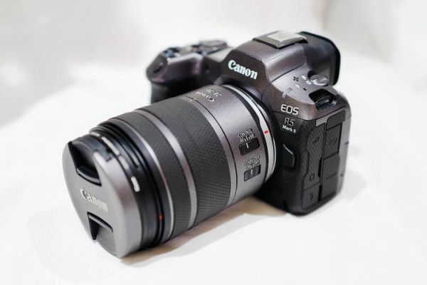 佳能大光圈镜头哪款好_佳能大光圈镜头怎么选-第2张图片-星辰妙记