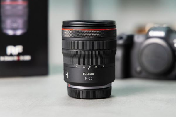 佳能超广角镜头推荐_哪款性价比最高-第2张图片-星辰妙记