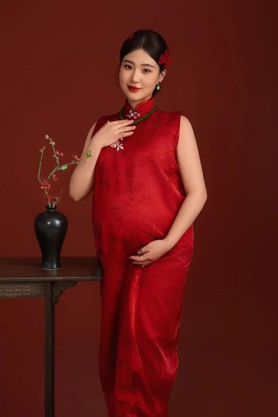 孕妇旗袍怎么选_孕妇旗袍哪个牌子好-第3张图片-星辰妙记